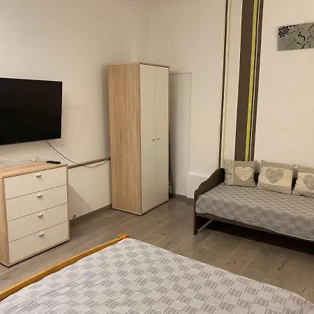 Lucky Apartmanhaz Balatonlelle Exterior photo
