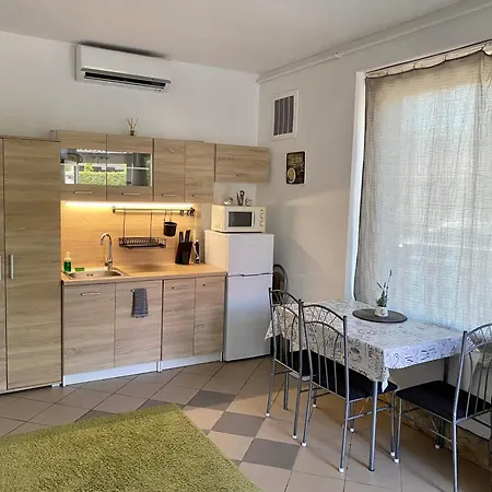 Lucky Apartmanhaz Balatonlelle Exterior photo