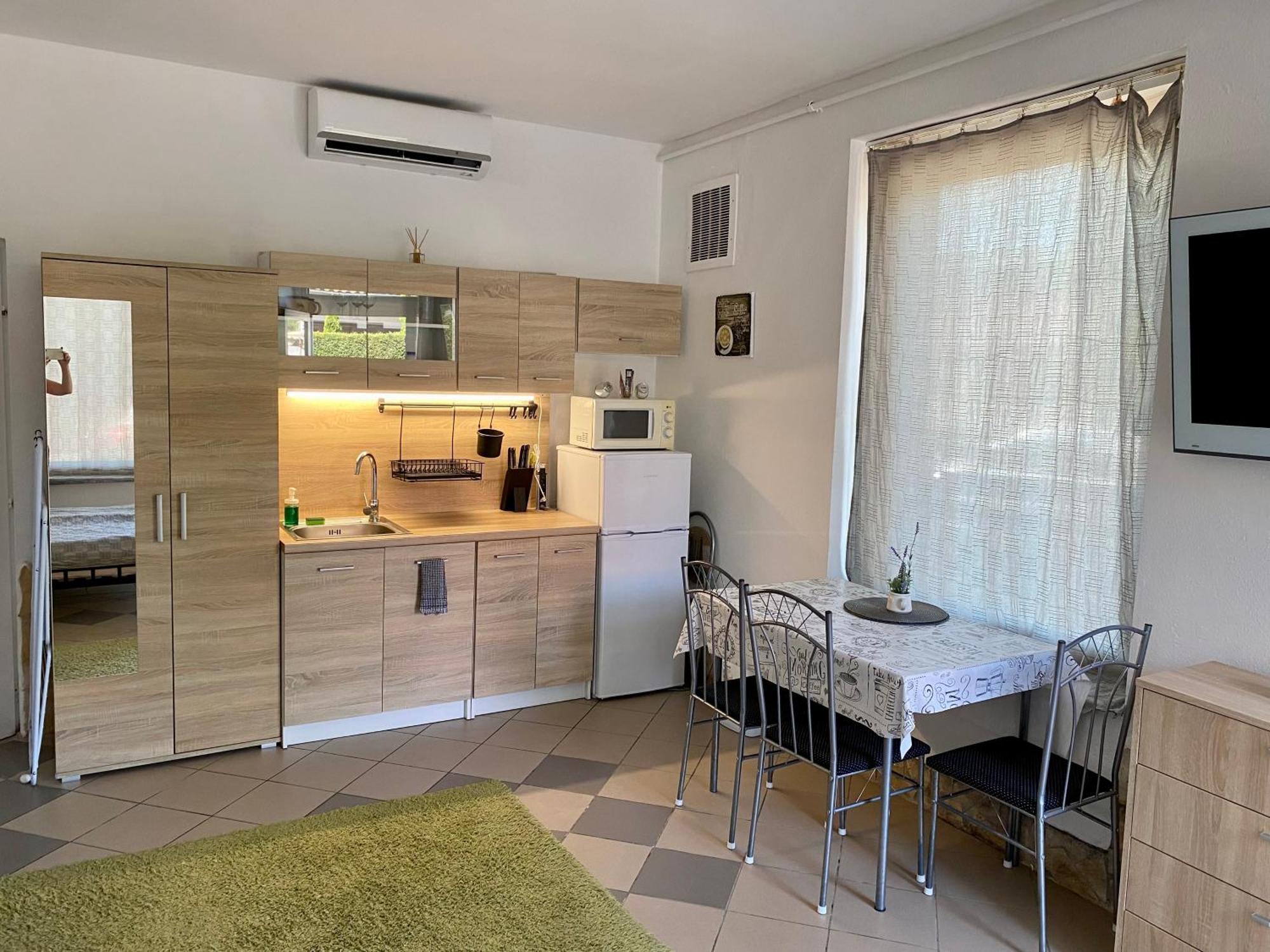 Lucky Apartmanhaz * Balatonlelle